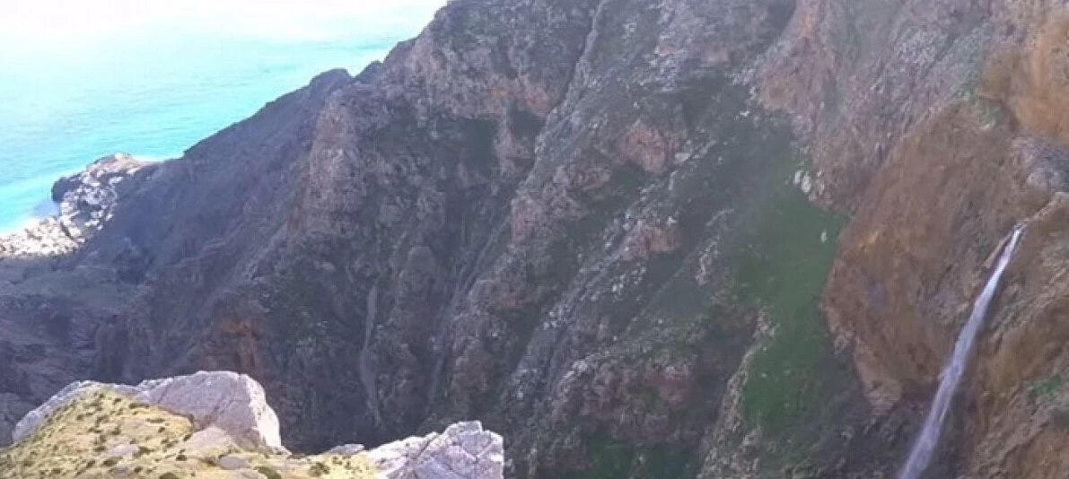 Αμπάς: Ο καταρράκτης της Κρήτης που προκαλεί δέος (βίντεο)